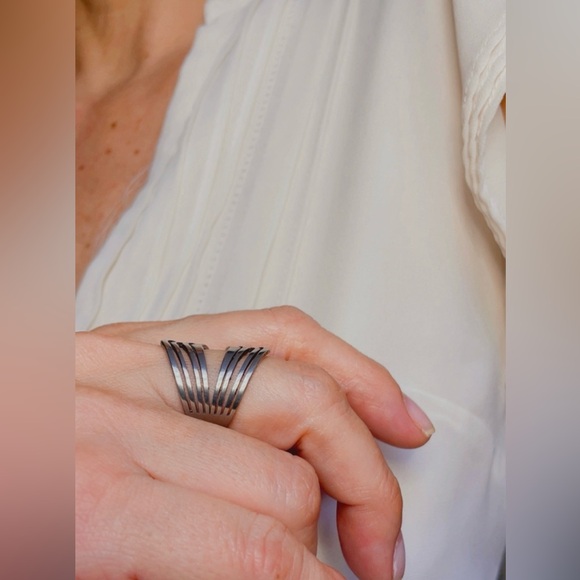 NWT Silver Stainless Steel Ring, Unisex Geometric Laser Cut Pattern Size 9 - Picture 12 of 16